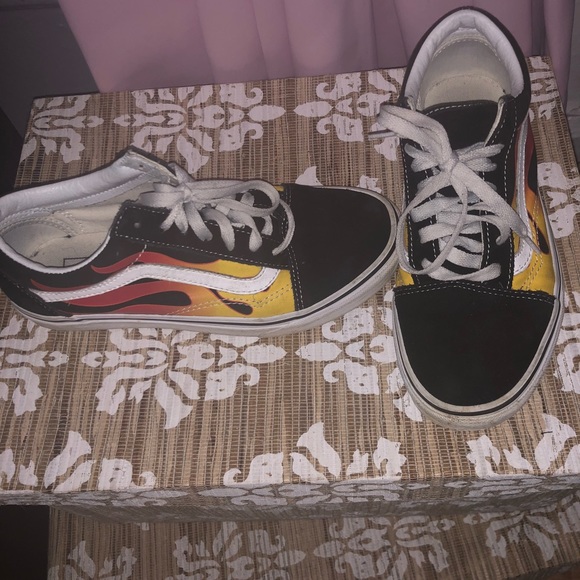 Vans - Picture 2 of 4